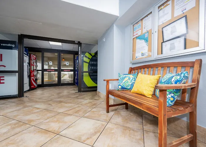 Apartment Island Winds East 207 *